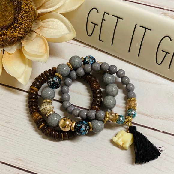 🔥3/$25🔥Elephant & Tassel Charm Beaded Bracelet - Picture 3 of 4